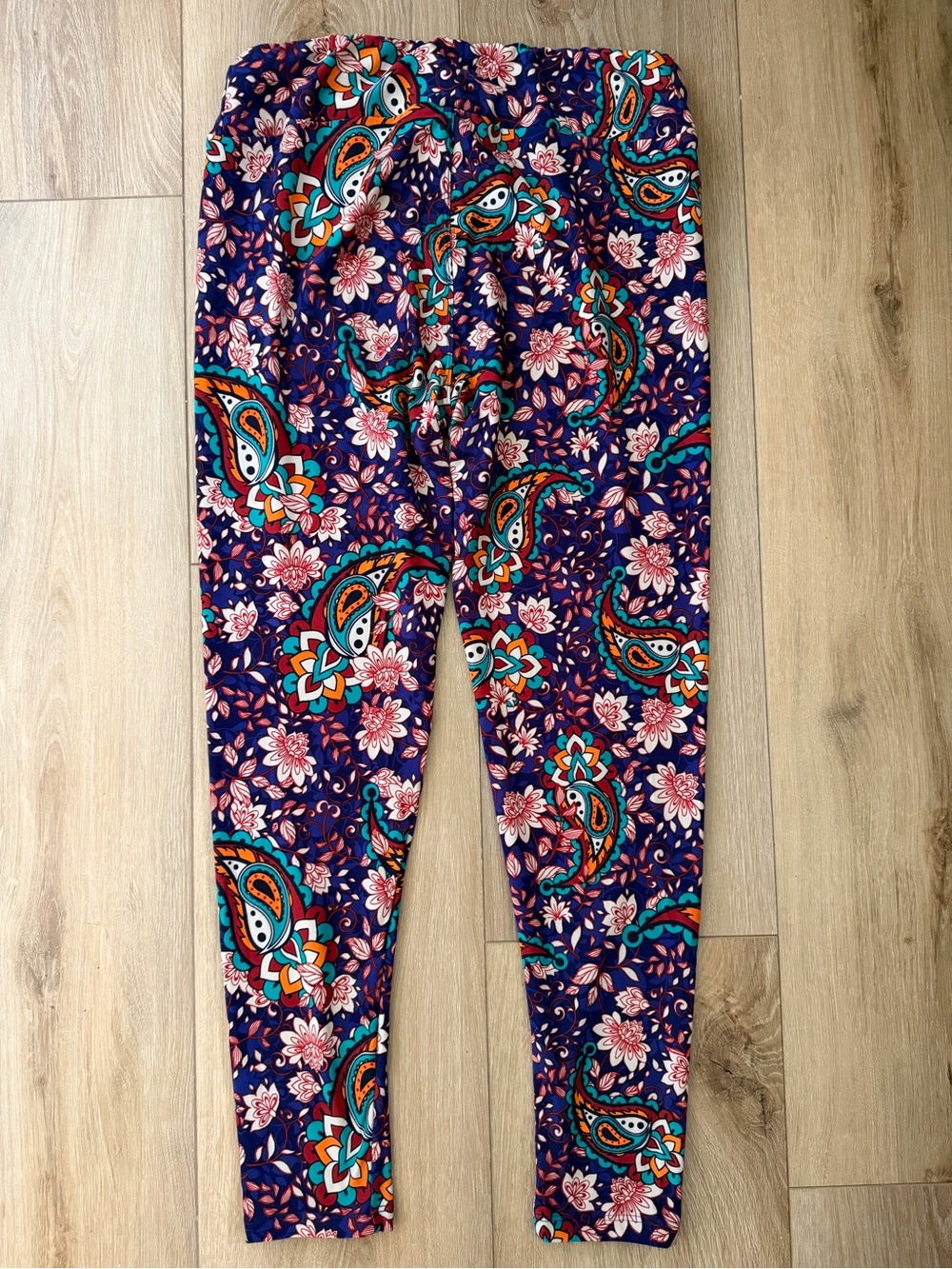 LULAROE Floral Paisley Purple Leggings EUC - Picture 3 of 9